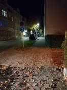 Foto: Entfernung von rechtswidriger 240-Beschilderung auf schmalen Gehwegen in Bebelstraße 